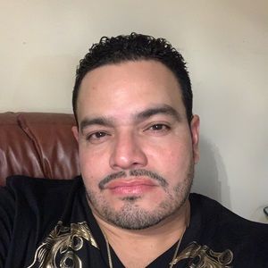 Meet your Posher, Yamil